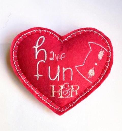 Jouet pour chat catnip heart de Freakmeowt cadeaux saint valentin chat jouet catnip
