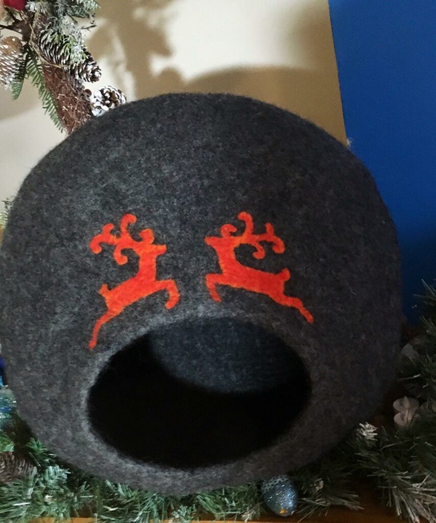 caverne de chat de renne de Noel caverne de chat de renne de Noel